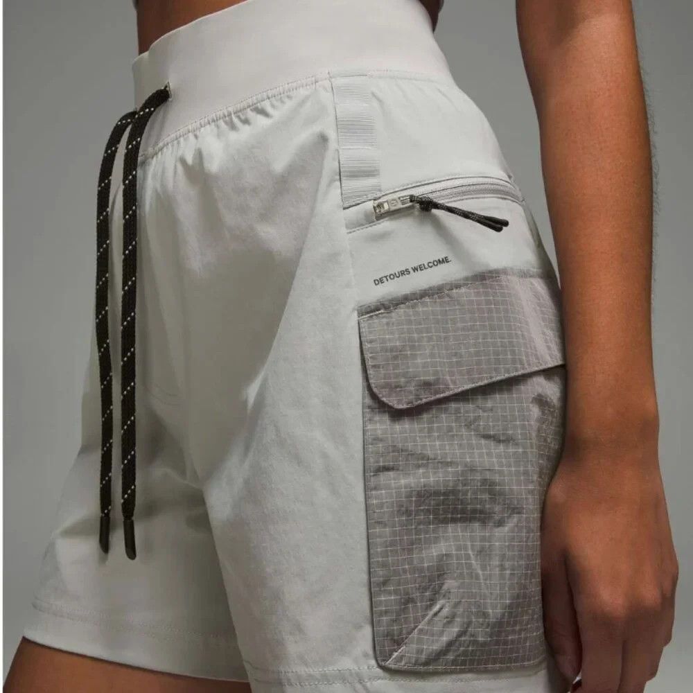Lululemon Athletica Size 6 Multi-Pocket Cargo High-Rise Hiking Short Seal Grey